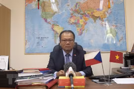 Visita a Vietnam de prermier checo abre perspectivas de cooperación bilateral 