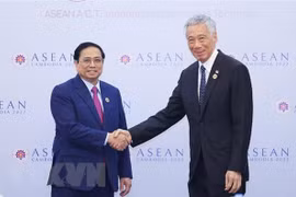 Asiatimes: viaje del premier vietnamita a Singapur favorece avance de ASEAN