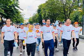 Casi mil personas participan en ASEAN Fun Walk 2023 en Ciudad Ho Chi Minh