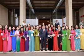 Enaltecen aportes del Club de Mujeres Periodistas de Vietnam al desarrollo nacional