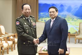 Premier vietnamita recibe a ministro de Defensa de Camboya 