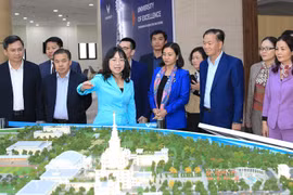 Delegación partidista laosiana continúa agenda de trabajo en Hanoi