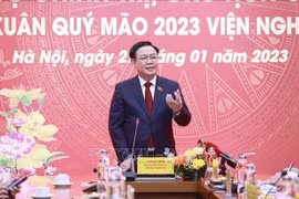 Presidente del Parlamento vietnamita visita Instituto de Estudios Legislativos