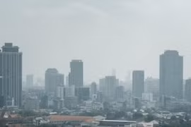 Grave contaminación del aire golpea a Yakarta