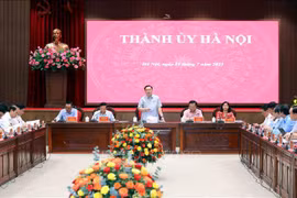 Presidente del Parlamento examina implementación de resoluciones en Hanoi