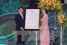 Non Nuoc Cao Bang recibe el certificado de título de Geoparque Global después de primera reevaluación