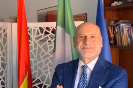 Embajador de Italia en Vietnam condecorado con distinción vietnamita