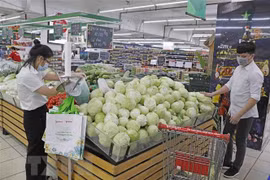 Ventas minoristas y servicios aumentan 13 por ciento en Vietnam