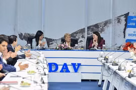Michelle Bachelet destaca importancia de empoderamiento de la mujer 