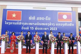Vietnam entrega aeropuerto de Nong Khang a Laos