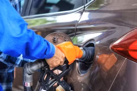 Aumentan levemente precios de gasolina en Vietnam