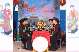 Celebran festival en honor al canto folclórico vietnamita