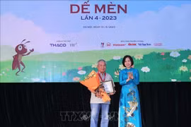VNA entrega premios artísticos infantiles “El Grillo” 2023
