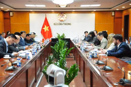 Vietnam pide a EE.UU. ayudar a facilitar la exportación de frutas frescas