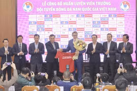 Philippe Troussier es oficialmente entrenador de selección nacional de fútbol de Vietnam