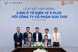 Rubrican mayor contrato de compra de vehículos en Vietnam