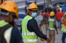 Malasia acelera contratación de trabajadores extranjeros para recuperación