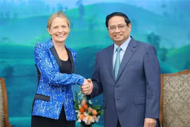 Premier sugiere a Amazon ayudar a empresas vietnamitas en transformación digital
