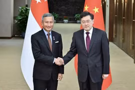 Canciller singapurense se reúne con su homólogo chino en Beijing 
