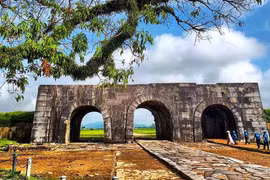 Buscan promover conservación de Ciudadela de Dinastía Ho