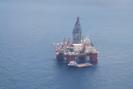 Filipinas apoya a trabajadores afectados por derrame de petróleo