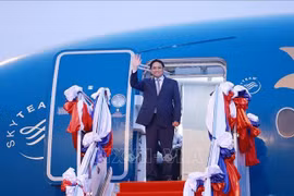 Primer ministro llega a Laos para la Cumbre de la Comisión del río Mekong
