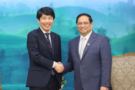 Primer ministro recibe al gobernador de la prefectura japonesa de Gunma