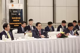 Aclaran dudas de inversores singapurenses sobre políticas de inversión de Vietnam