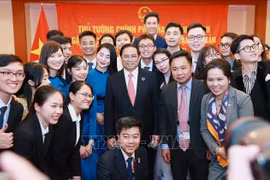Premier de Vietnam se reúne con compatriotas en Japón
