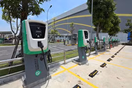 Vietnam establecerá normas sobre postes/estaciones de carga de vehículos electrónicos