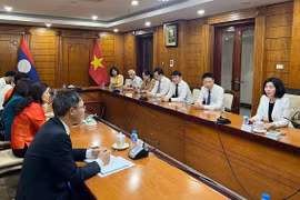 Delegación de ciudad de Hanoi realiza visita a Laos 
