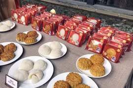 Fabricantes vietnamitas de pastel de luna miran hacia los mercados extranjeros 