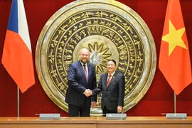 Intensifican cooperación entre órganos legislativos de Vietnam y República Checa 