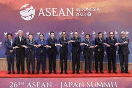 Premier vietnamita asiste a cumbres con China, Corea del Sur y Japón