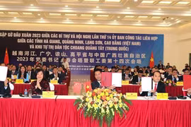 Efectúan encuentro primaveral entre provincias vietnamita y china 
