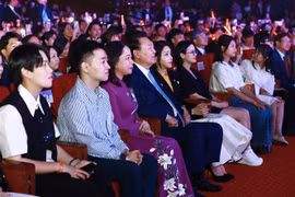 Presidente surcoreano asiste a programa de intercambio cultural Corea del Sur-Vietnam