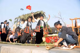 Desfile callejero promueve turismo y cultural de provincia vietnamita de Dien Bien