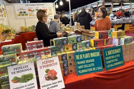 Té y confituras vietnamitas presentados en feria de Francia