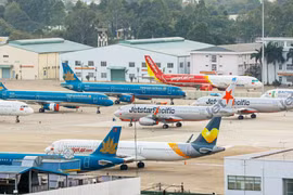 Suben precios de boletos de avión en ocasión de feriado