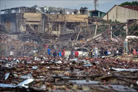 Aumenta cifra de muertos por explosión de almacén de fuegos artificiales en Tailandia