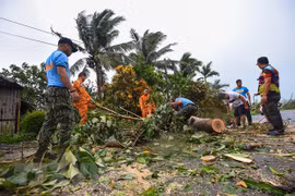 Súper tifón roza Filipinas camino a China