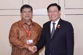Vietnam consolida nexos parlamentarios con Malasia y Camboya