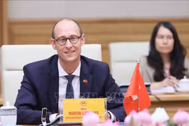 Presidente del Consejo Nacional de Suiza concluye su visita oficial a Vietnam