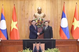 Alaban significado de visita del titular del Parlamento vietnamita a Laos