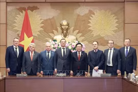Rusia, socio prioritario en política exterior de Vietnam
