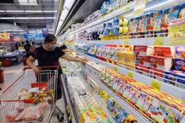 Proponen rebajar impuesto al valor agregado para dinamizar economía vietnamita