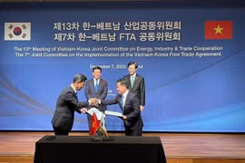 Vietnam y Corea del Sur fortalecen cooperación en comercio, industria y energía