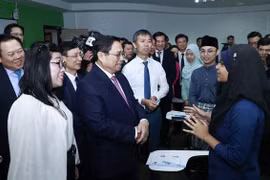 Primer ministro de Vietnam visita la Universidad de Brunei Darussalam