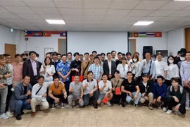 Conciencian en campo legal a trabajadores vietnamitas en Corea del Sur