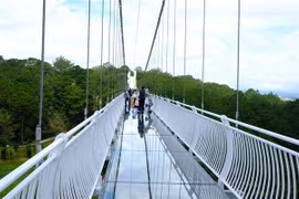 Inauguración del primer puente de vidrio promete atraer más visitantes a Da Lat